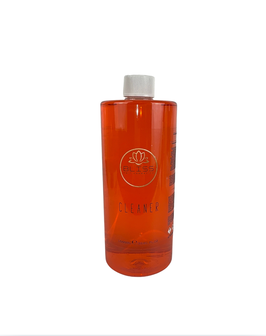 Bliss vous propose l'un des indispensables pour la manucure. Le Cleaner Bliss permet de dégraisser et nettoyer l'ongle.