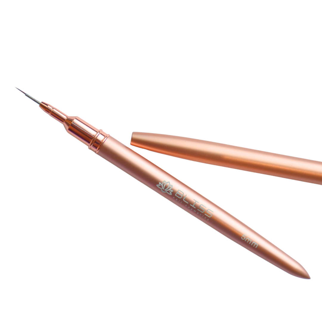 Bliss vous propose une gamme de pinceaux Nail Art !
