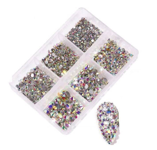 Bliss vous propose sa boite de strass de couleur irisée