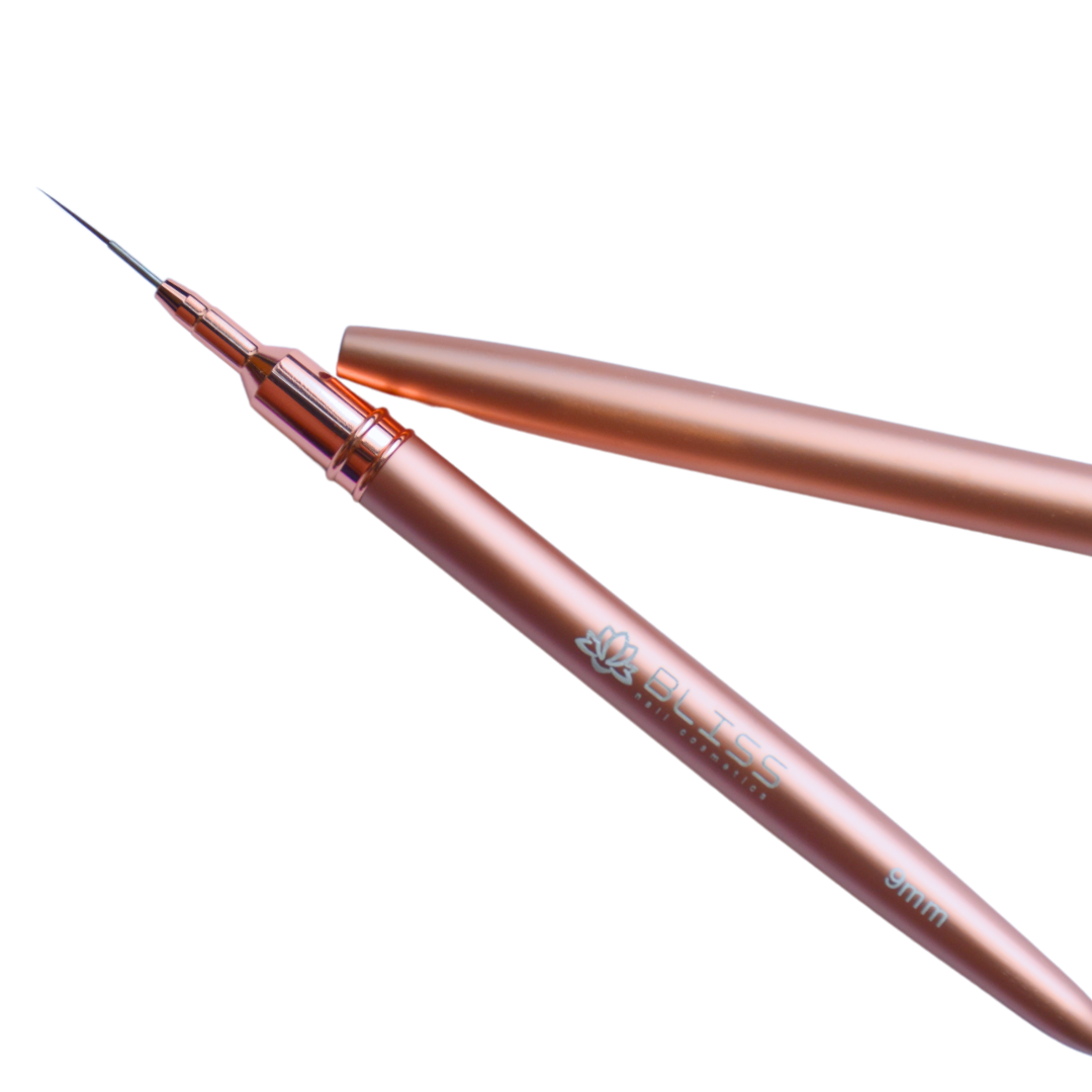 Bliss vous propose son pinceau Nail Art Taille 9 mm.